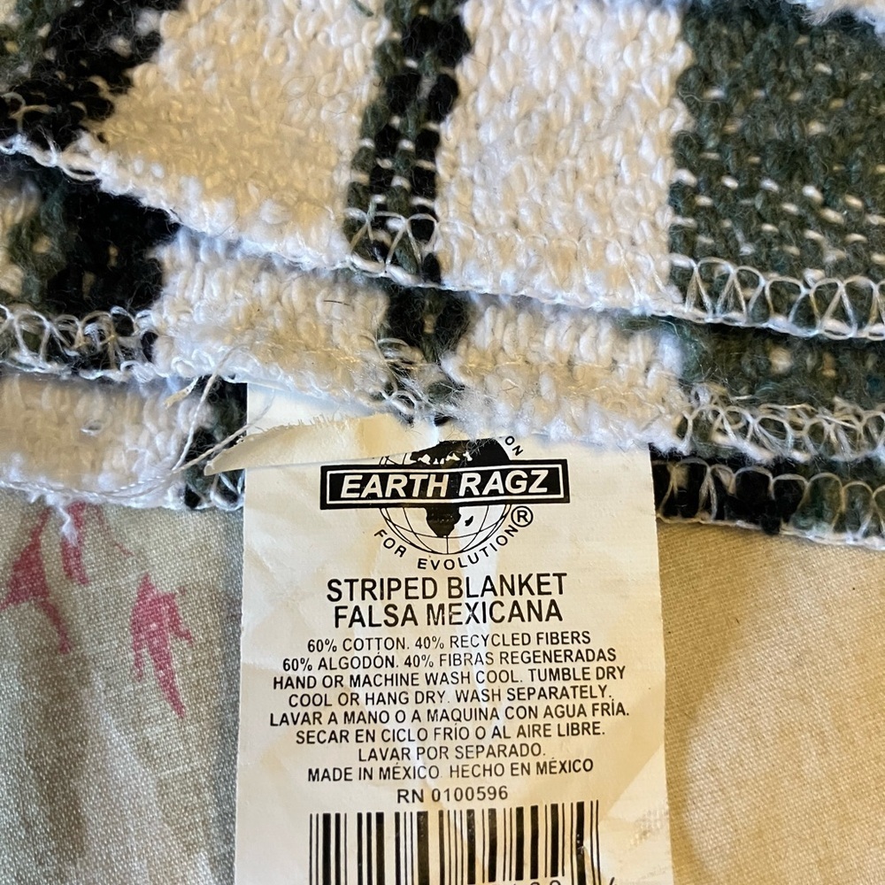 Mexican blanket from Earth Ragz cotton & recycled fibers grays & white 50 x 72” - Picture 2 of 8